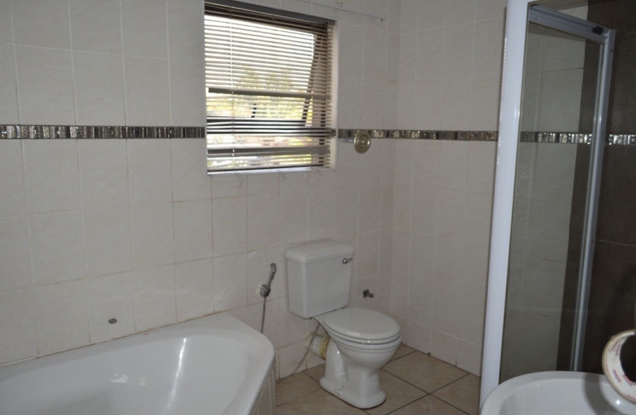 5 Bedroom Property for Sale in Doringkruin North West